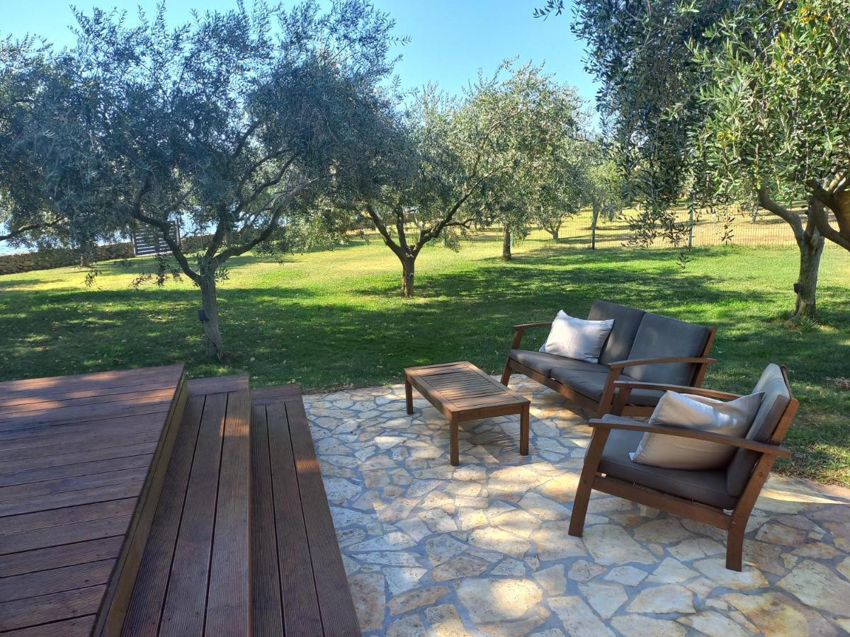 Beach House Ive With Jacuzzi, Pool, Playground And Bbq In An Olive Grove With A Beach, Pomer - Istria Luaran gambar