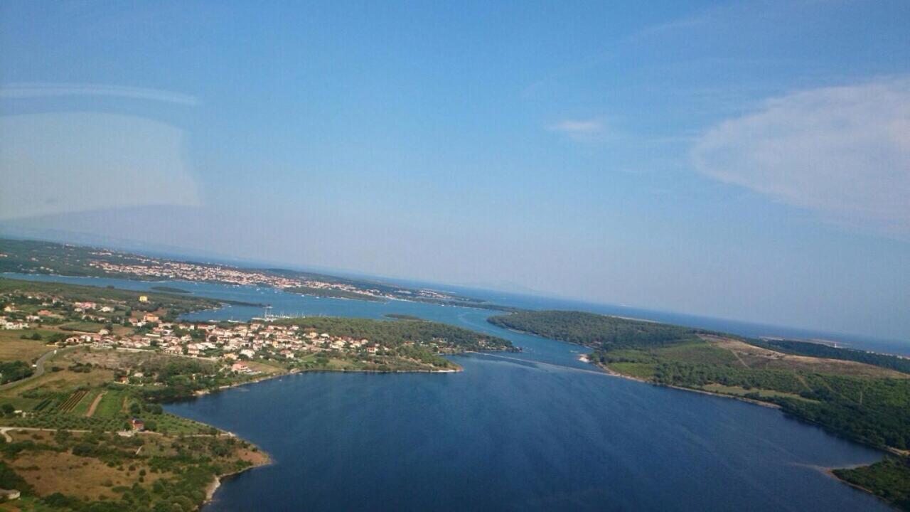 Beach House Ive With Jacuzzi, Pool, Playground And Bbq In An Olive Grove With A Beach, Pomer - Istria Luaran gambar