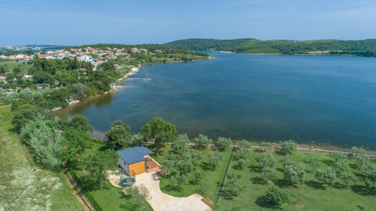 Beach House Ive With Jacuzzi, Pool, Playground And Bbq In An Olive Grove With A Beach, Pomer - Istria Luaran gambar