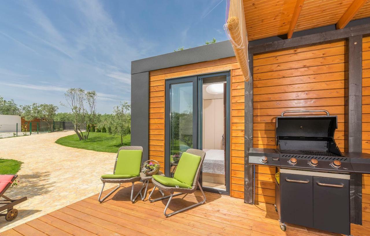 Beach House Ive With Jacuzzi, Pool, Playground And Bbq In An Olive Grove With A Beach, Pomer - Istria Luaran gambar