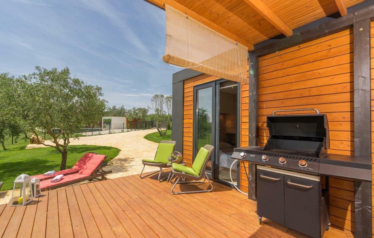 Beach House Ive With Jacuzzi, Pool, Playground And Bbq In An Olive Grove With A Beach, Pomer - Istria Luaran gambar