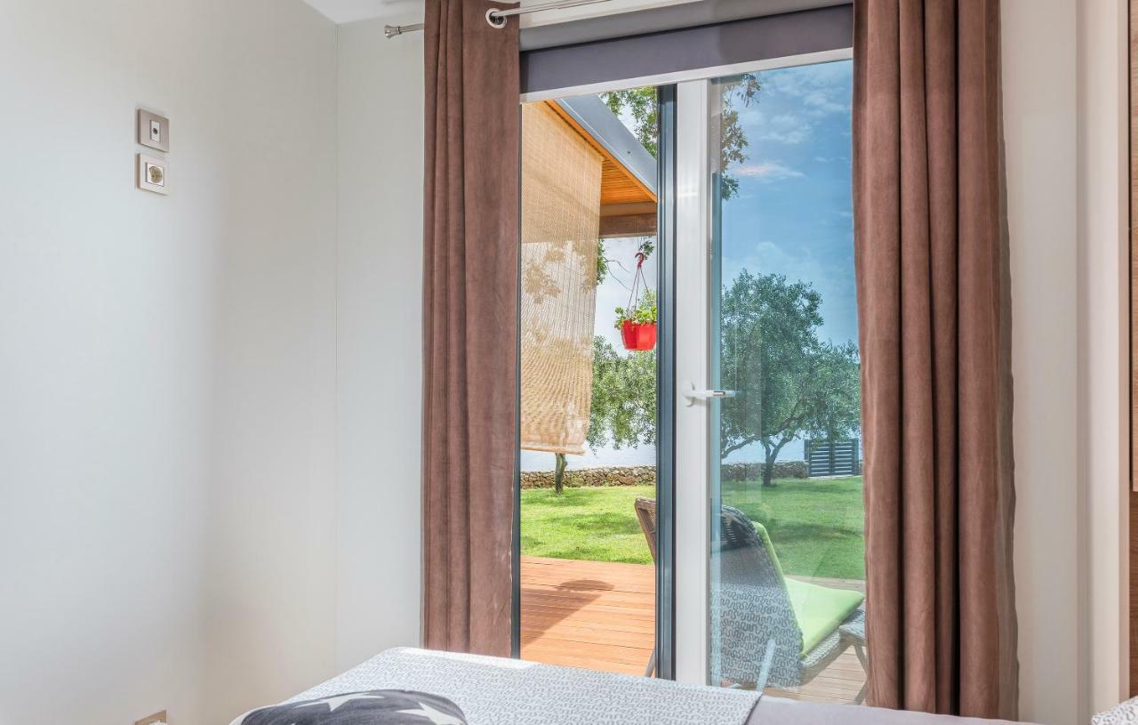 Beach House Ive With Jacuzzi, Pool, Playground And Bbq In An Olive Grove With A Beach, Pomer - Istria Luaran gambar